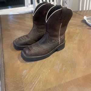 Size 9 Justin Boots